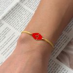 MIMO Bracelet with Kiss Symbol - Golden - Image 3